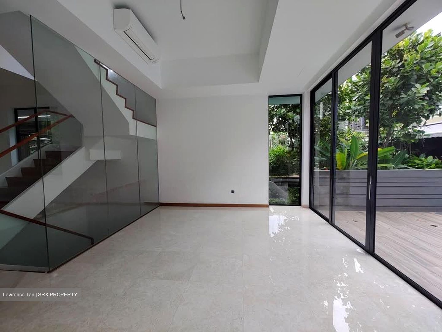 Alana (D28), Terrace #566610371